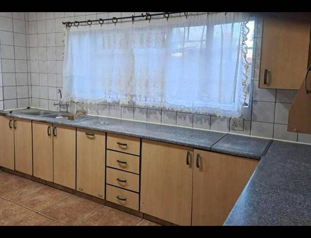 4 BEDROOM HOUSE FOR SALE IN BIRCHLEIGH